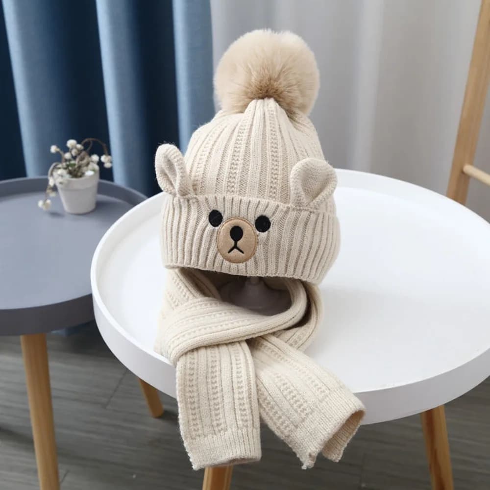 Kids scarf hat set with all-flying plush bear, hot wool cap for cartoons, hot knitted cap for boy