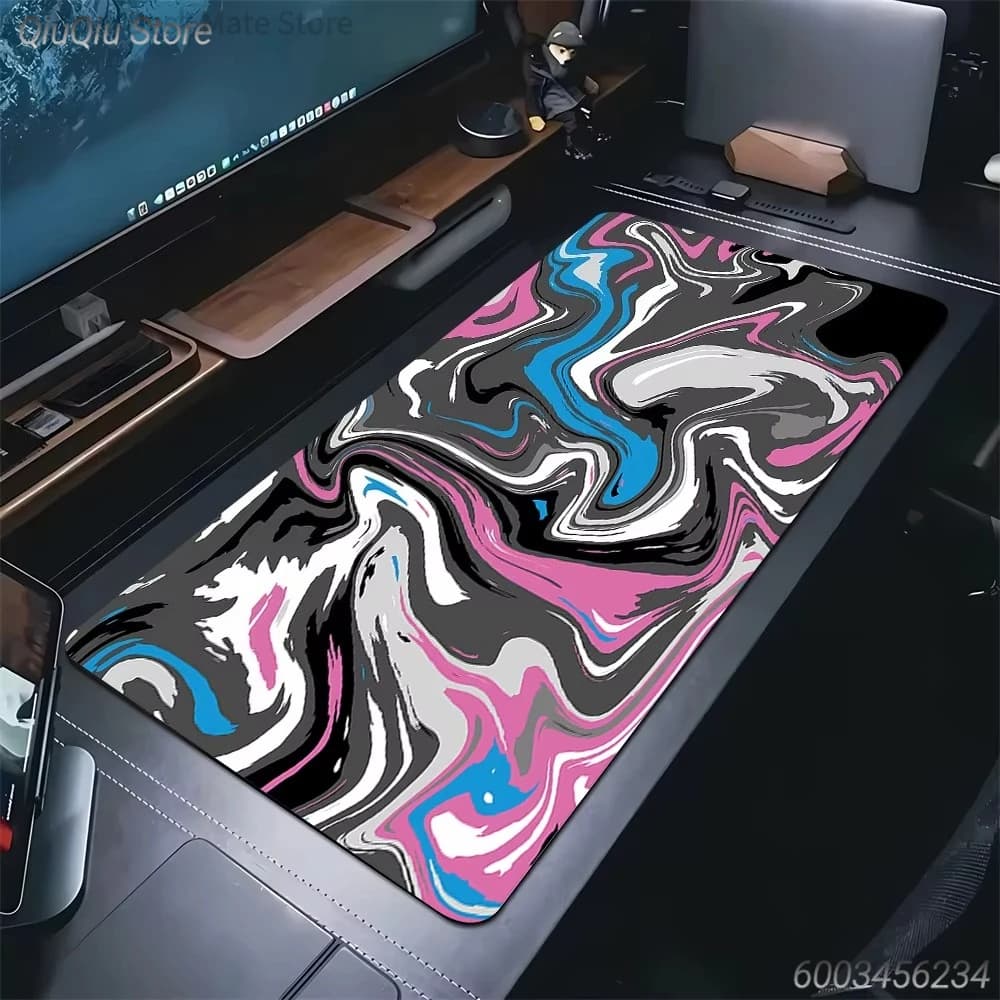 Tappetino da Scrivania in Gomma Antiscivolo con Bordo Rinforzato, Stampa Effetto Marmo Rosa, Blu e Nero, Grande, per Gaming e Ufficio