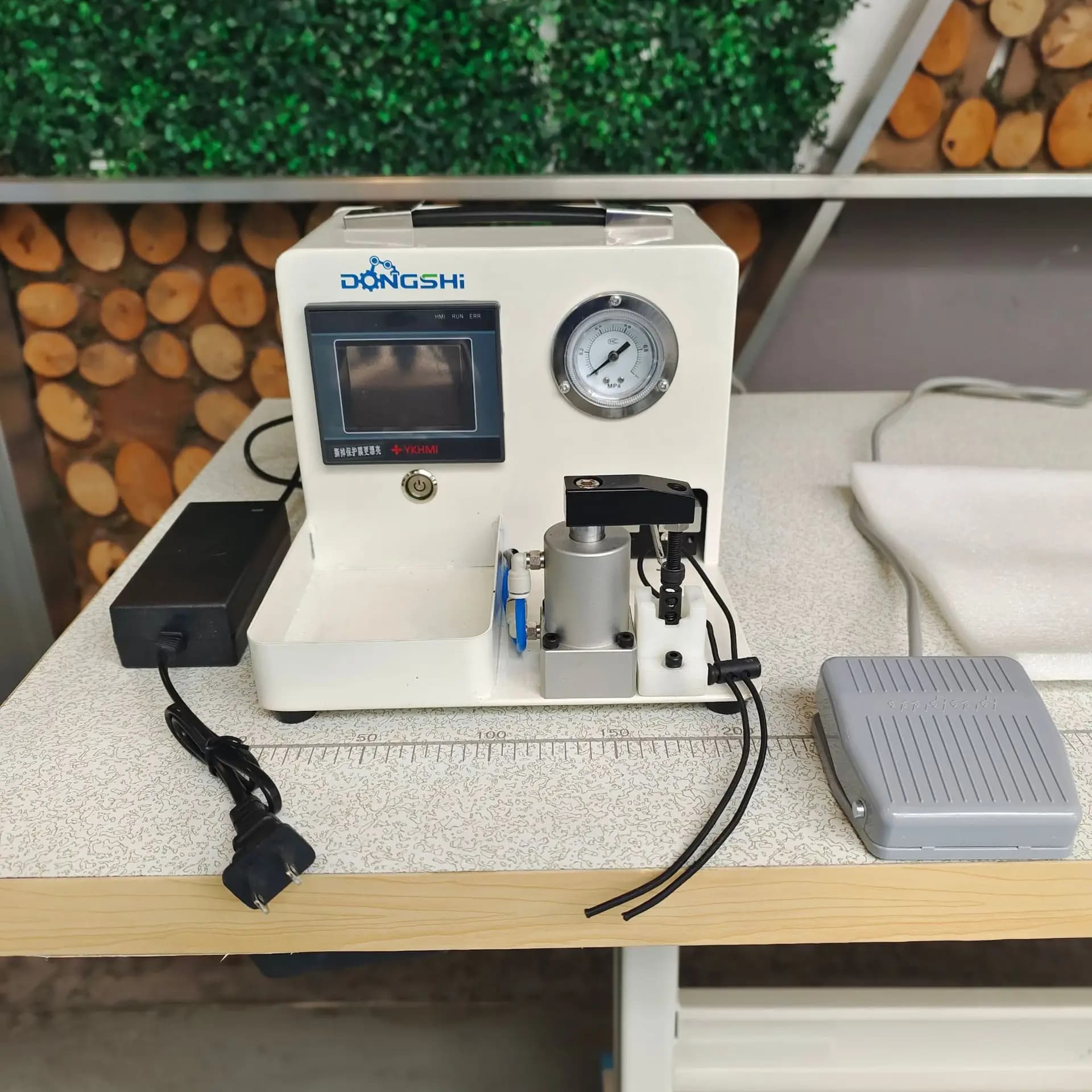 XH-002 Elastic cord threading machine for backpacks, laundry bags, etc.; portable elastic cord threading machine