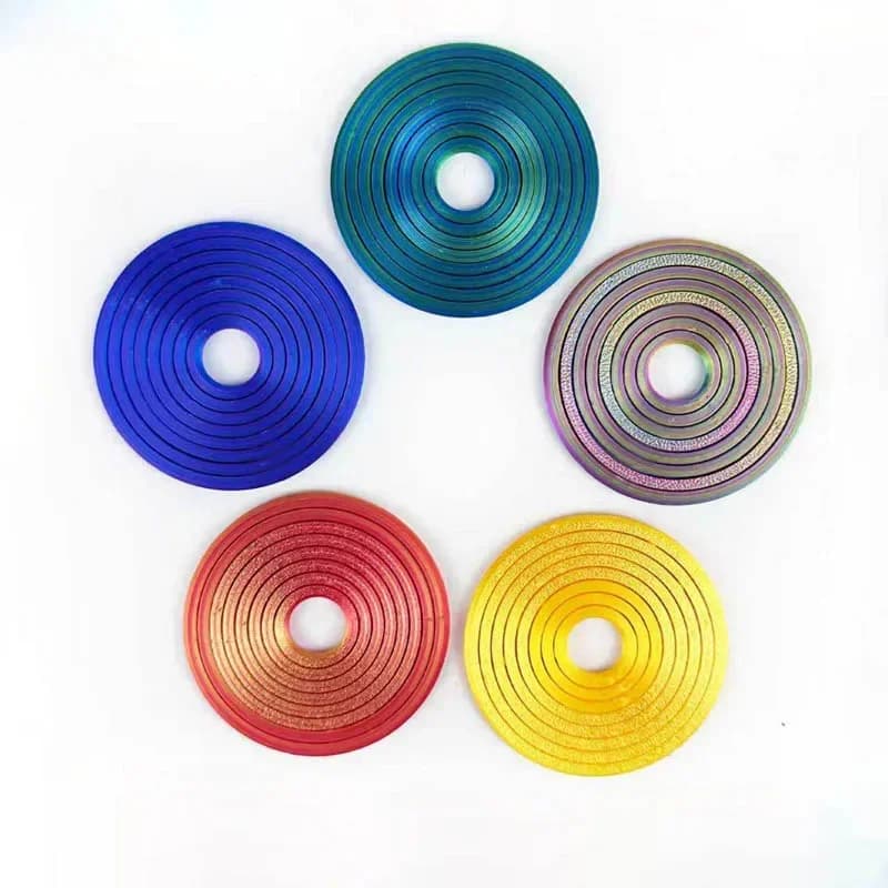 Disco antistress rotante stampato in 3D Giocattolo poligonale a spirale creativo Giroscopio stereo con punta delle dita Ornamento da scrivania a vibrazione infinita