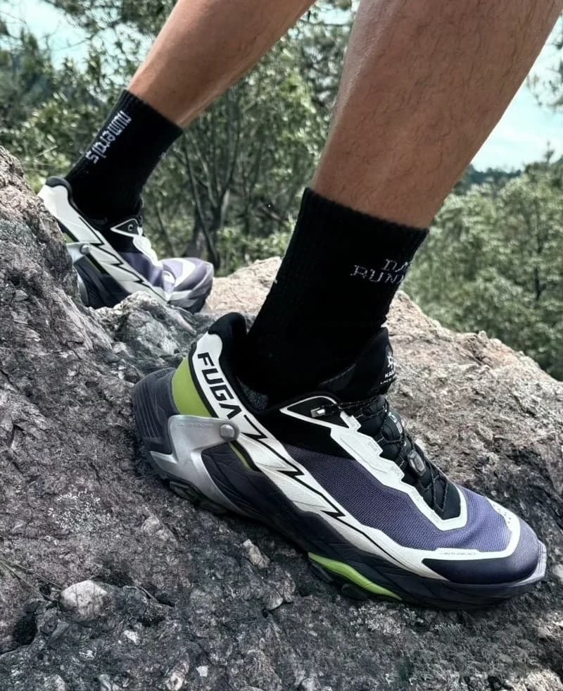 Scarpe da trekking professionali per uomo Scarpe da arrampicata antiscivolo Scarpe da montagna indossabili Stivali da trekking traspiranti in rete da uomo