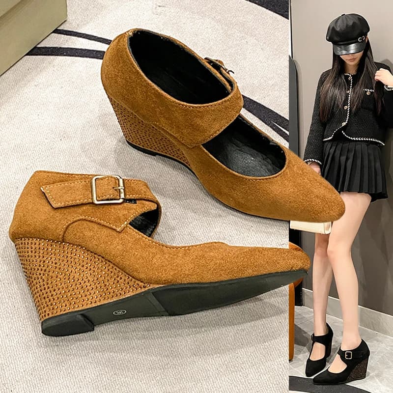 Scarpe con zeppa da donna 2026, nuove in camoscio, versatili, a punta, con tacco alto e cinturino in velcro, modello Mary Jane