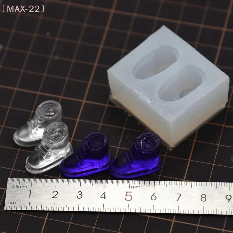 〔MAX-22〕Mini UV Crystal Gule Doll Sports Shoes Silicone Mold Ultra Light Clay DIY Animation Character Shoes Polymer Making Tools