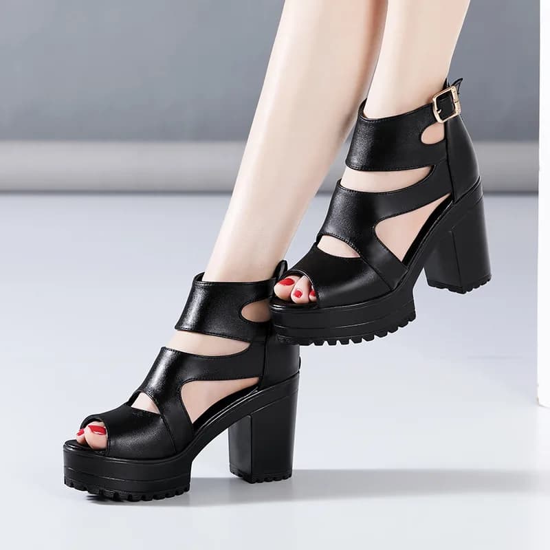 8 cm 10 cm Plus Size 32-43 Nuova fasciatura alla caviglia Sandali gladiatore in morbida pelle 2025 Blocco scarpe con tacco alto Piattaforma per ufficio quotidiano