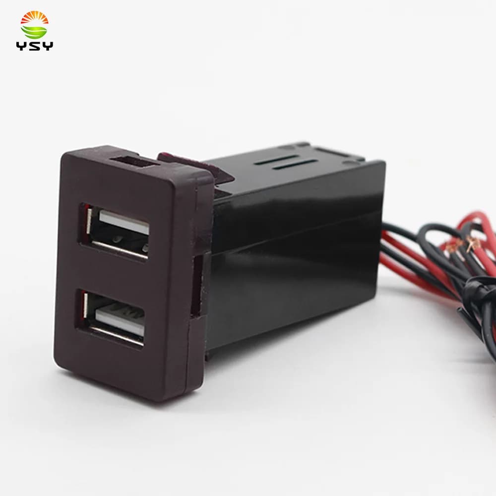 YSY 1 pz QC3.0 USB Interfaccia di Ricarica Veloce Presa Display di Tensione Caricatore Per Toyota Vigo Cruiser TS-02-2U