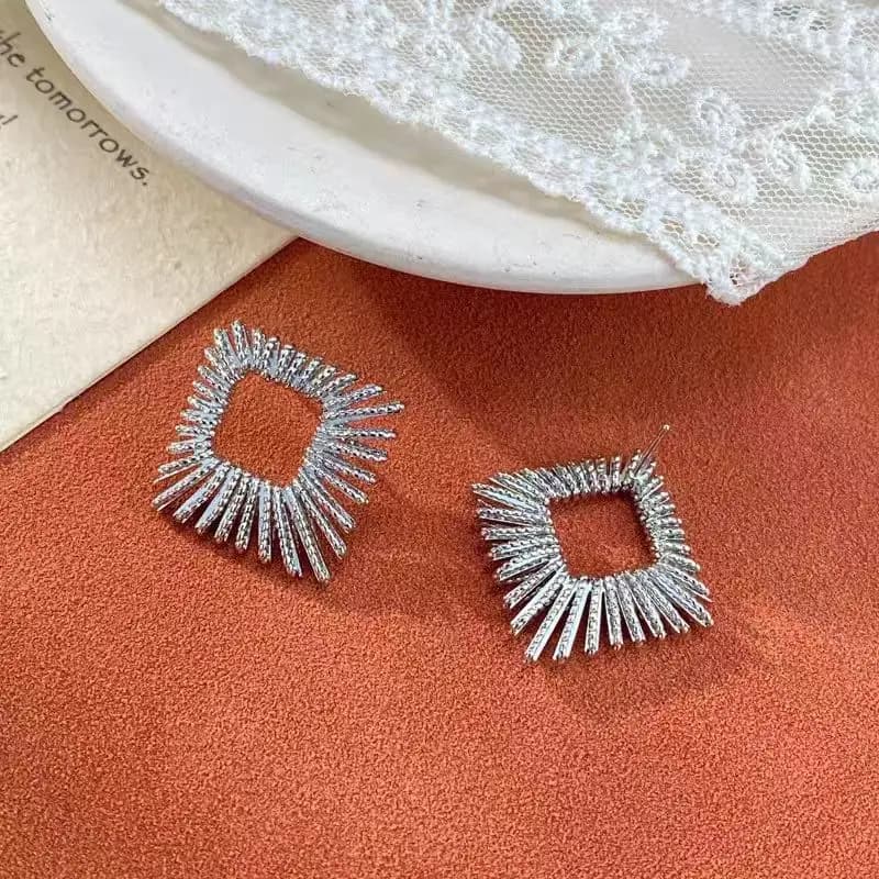 Versatile Hollow out Geometric Earrings for Women Minimalist Radiant Square Earrings Daily Party Jewelry Accessories Gifts