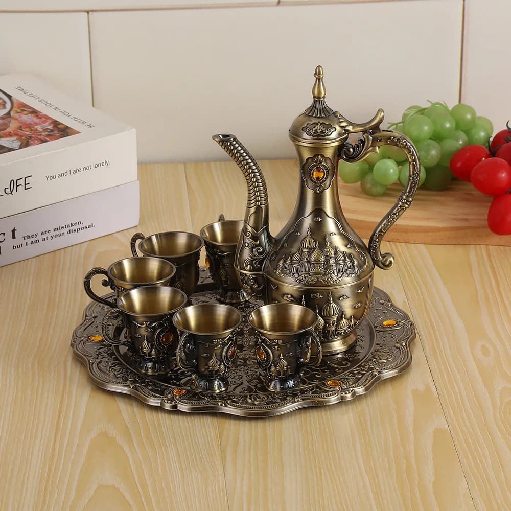 Nuovo set da vino in bronzo a otto pezzi, set da vino di alta gamma, bicchieri da vino creativi per la casa, tavolo da banchetto per hotel