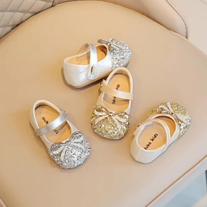 Neonate Scarpe da principessa Punta tonda Paillettes lucide Appartamenti per bambini Suola morbida antiscivolo 2025 Nuove scarpe da passeggio per bambini Archi dolci Alla moda