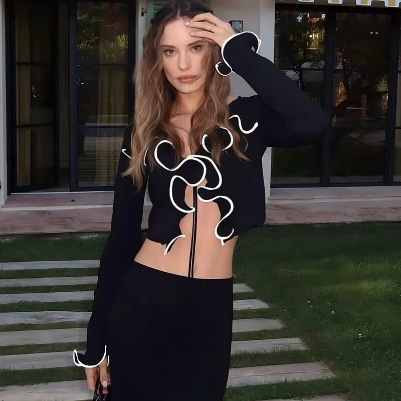 T-shirt da donna nuova autunno streetwear moda maniche lunghe con lacci casual magliette slim in bianco e nero sexy femminile versatile crop top