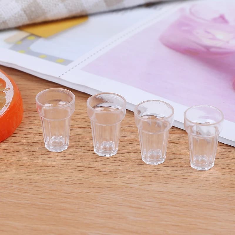 4 Pz/lotto Trasparente In Miniatura Mini Cola Vino Tazza di Birra Casa Delle Bambole Mestiere Modello di Vetro Parti FAI DA TE Decorazione Della Casa 13mm * 19mm