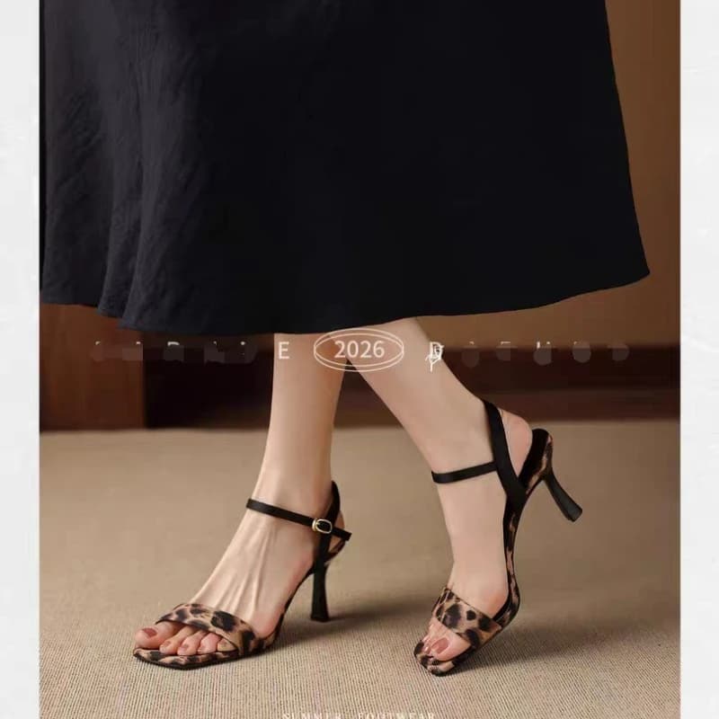 Nuovi Sandali Estivi Popolari Francesi con Tacco Alto a Fascia Unica, Scarpe da Donna Eleganti con Punta Aperta e Tacco Sottile, Sexy, Stampa Leopardata, Modello 2026