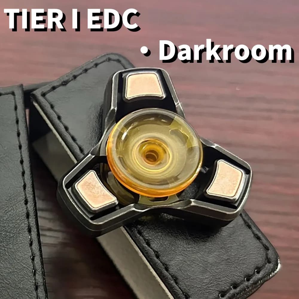 TIER I EDC Darkroom Tre pale Fidget Spinner Giocattoli sensoriali per adulti Giocattoli Fidget per adulti Giocattolo antistress Giroscopio