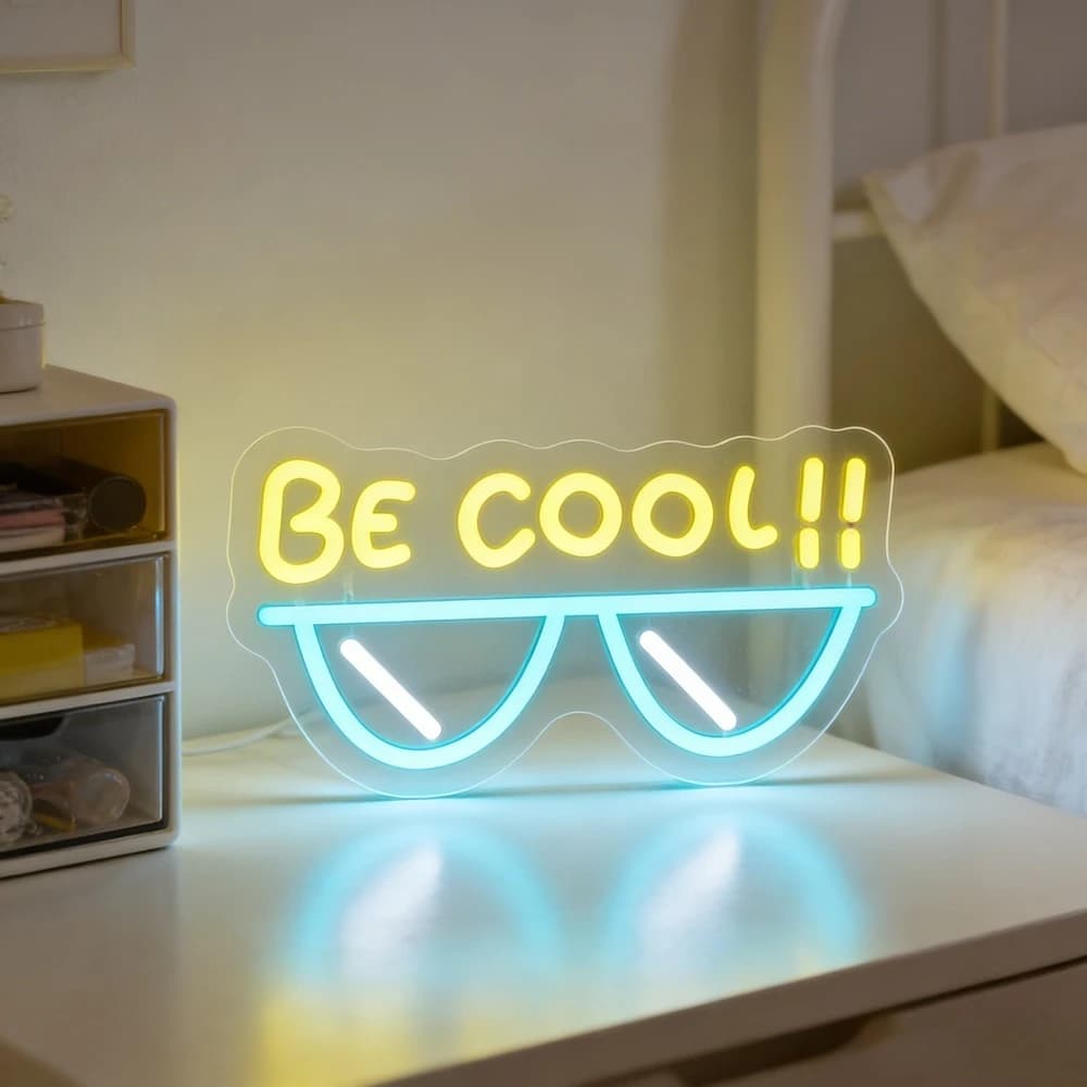 Insegna al Neon a Forma di Occhiali da Sole 'Be Cool', Luce LED USB Dimmerabile Blu e Gialla, Decorazione Trendy per Camere dei Ragazzi, Feste Estive, Regalo per Bambini
