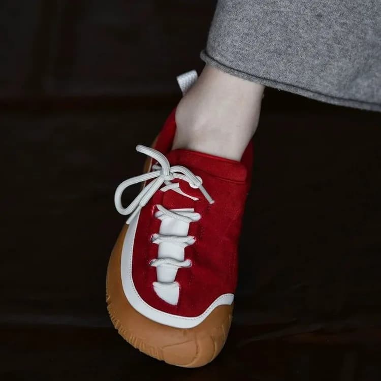 Scarpe da allenamento da donna con punta tonda e lacci - nuovo stile, suola spessa, versatili e adatte sia per un uso casual che sportivo.
