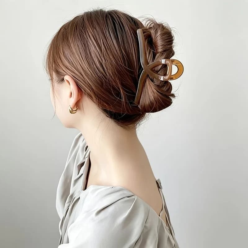Large Vintage Amber Brown Claw Clip, Simple Transparent Texture Shark Clip, Versatile Stylish Hair Accessory For Daily Commuting