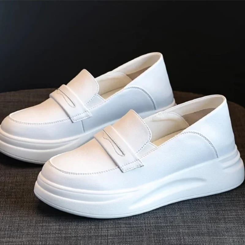 Women shoes in white leather 2025 insole in memory foam elegant slip-on breathable shoes