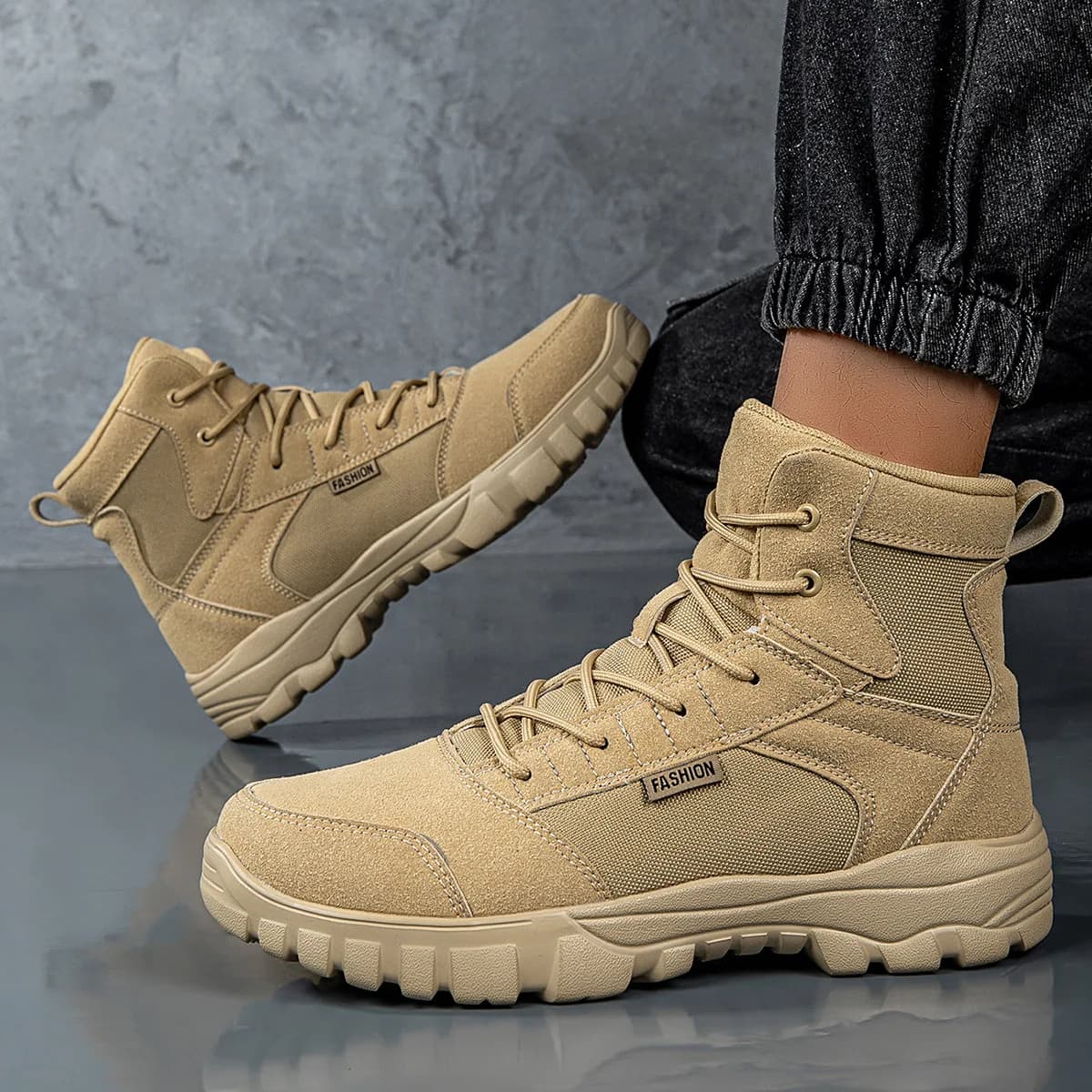 Scarpe da uomo autunno e inverno nuovi stivali militari alti per sport all'aria aperta scarpe casual alla moda scarpe da trekking all'aperto