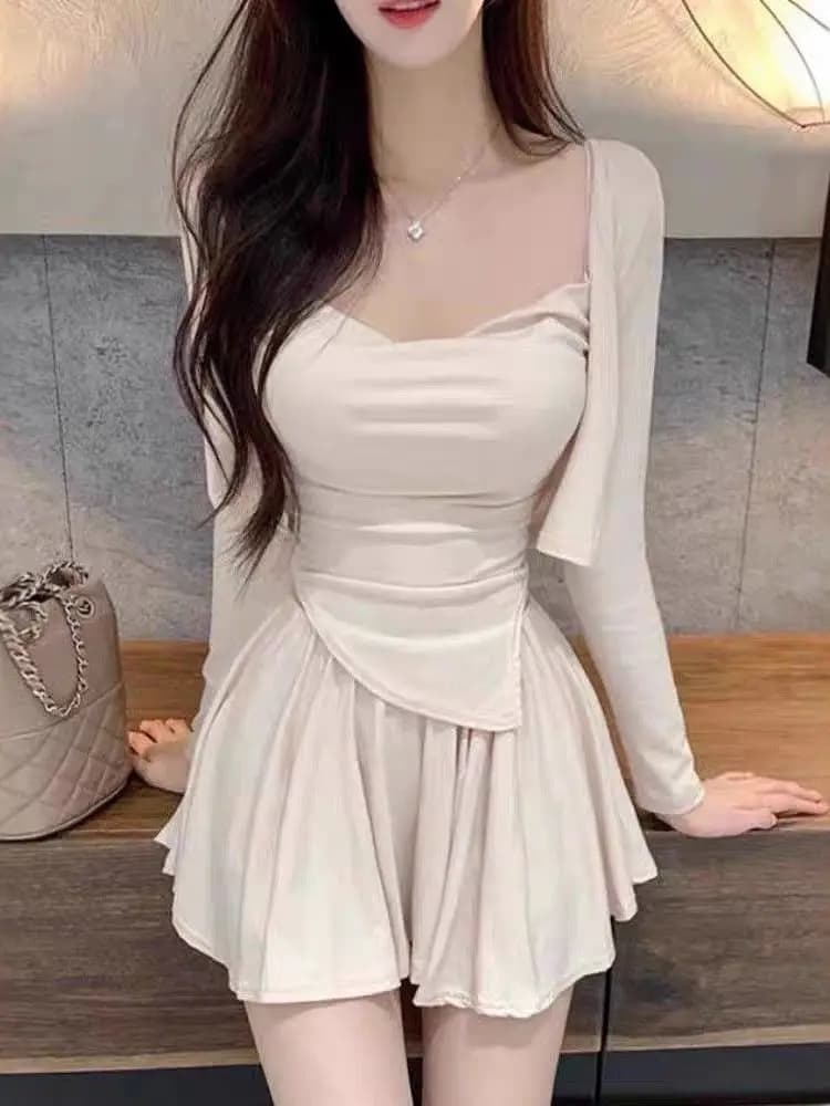 Set Pure Desire: Top sottile da donna, gonna a vita alta a trapezio, gonna corta e cappotto parasole - Completo tre pezzi estivo