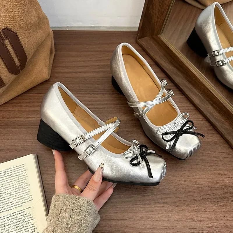 2026 New Fashion Punta quadrata Tacchi medi da donna Scarpe singole Party Tacchi grossi Donna Elegante farfalla-nodo Scarpe basse da donna