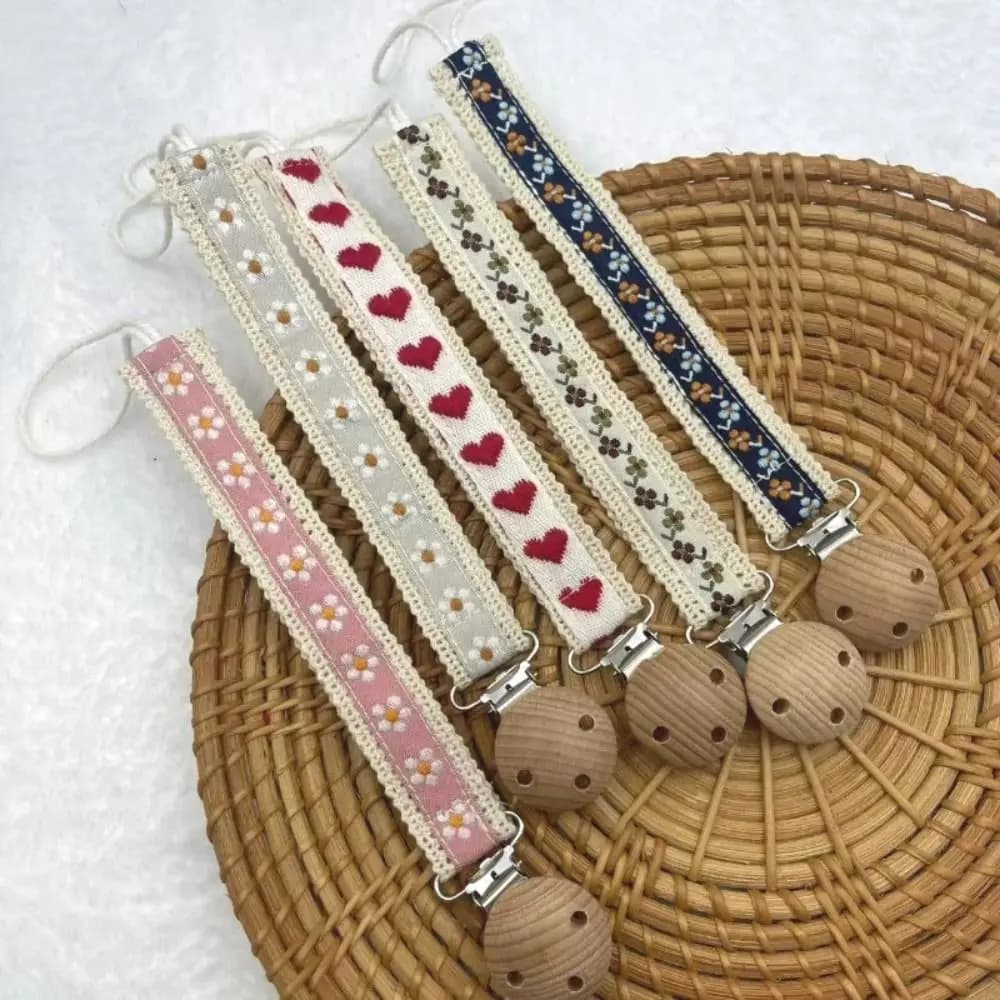 New Wooden Baby Pacifier Chain Guard Design Pendant Dummy Nipple Holder Cute Flower Print Food Grade Teether Pendant Baby Use
