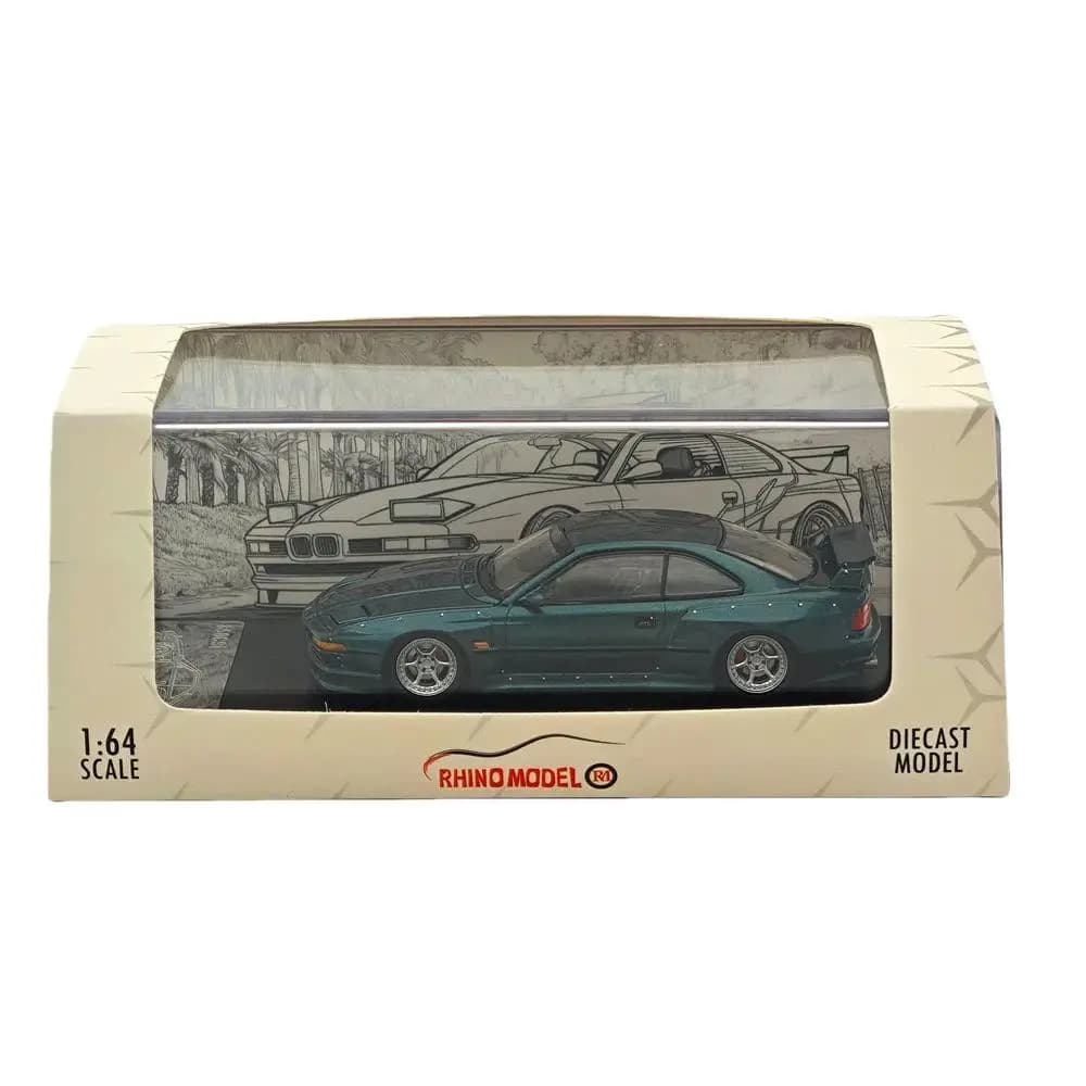 Modello di rinoceronte RM 1/64 per 850CSi E31 Coupe WideBody Modello sportivo Verde Diecast Auto in miniatura Collezione di modelli di veicoli giocattolo