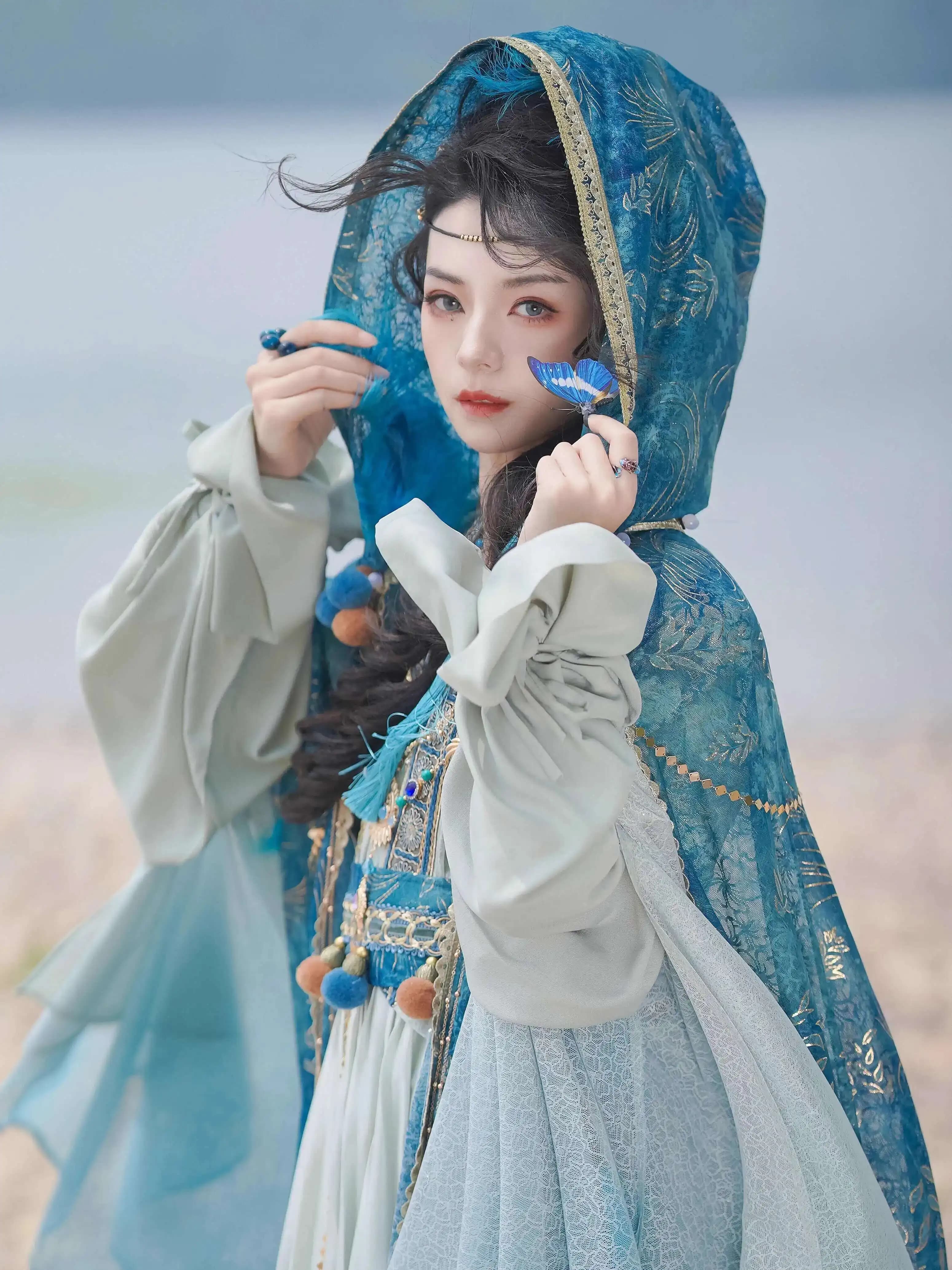 Nuovo Carnevale Halloween Cos Cosplay Mantello in stile esotico Magnifico Industria pesante Abbronzante Piuma sfumata Abiti Fiesta