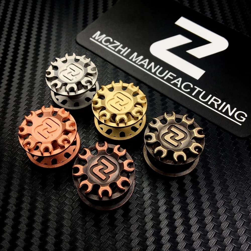 MCZHI EDC Ghost Claw Titanio Hollow R188 Cuscinetto Cap Gyro Fidget Spinner Blocco Agitarsi Giocattoli Per Adulti Accessori Giocattolo