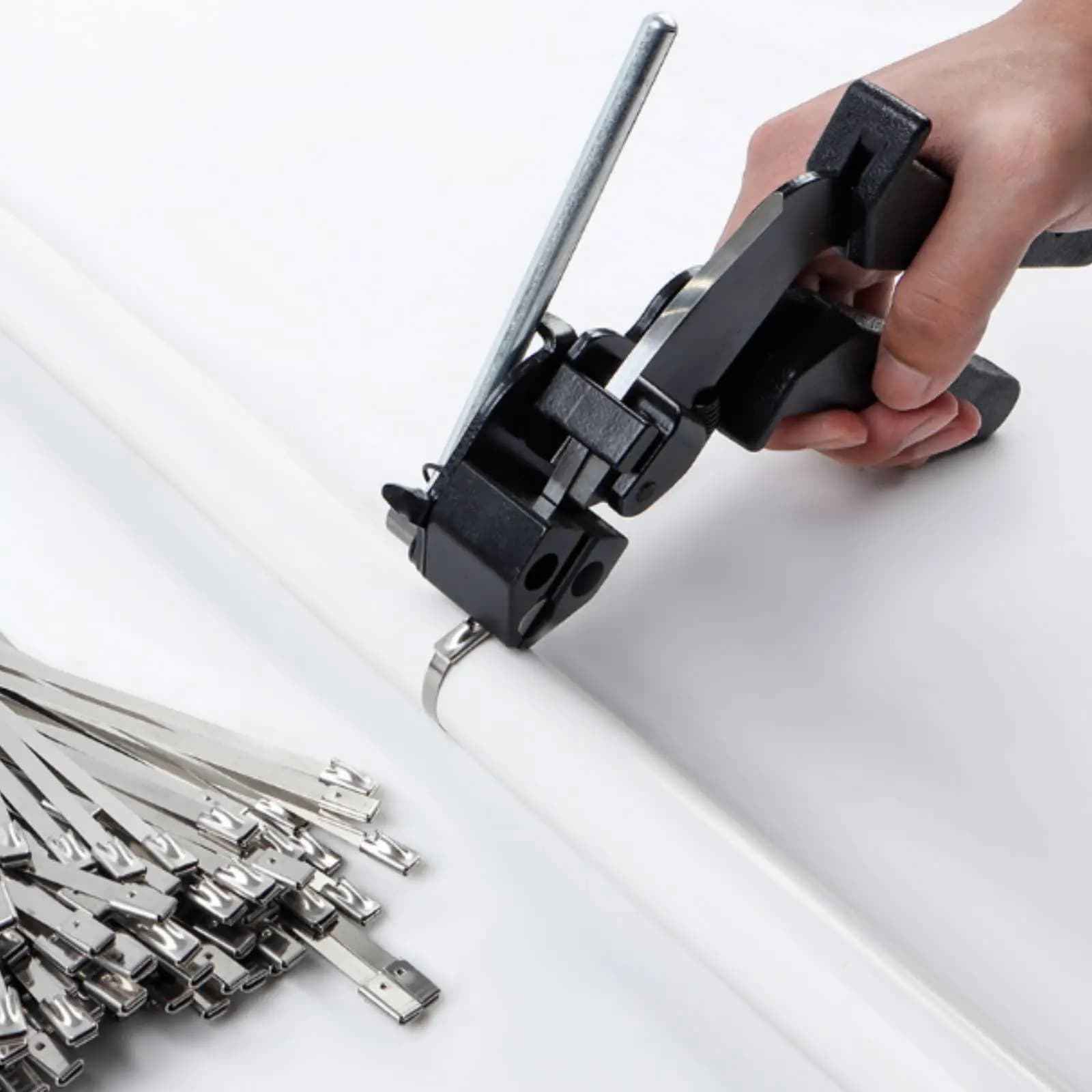 Pinza per Fascette in Acciaio Inox con Taglierina Integrata, Tensionamento Regolabile e Impugnatura Ergonomica