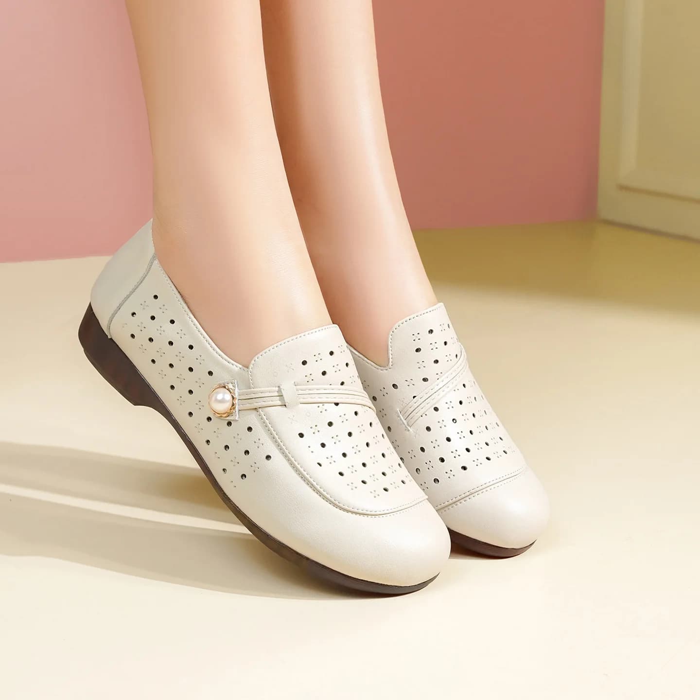 Mocassini da Donna in Vera Pelle Traspiranti e Comodi, Scarpe Basse con Fori Primavera Estate 2026 per Ufficio e Uso Quotidiano