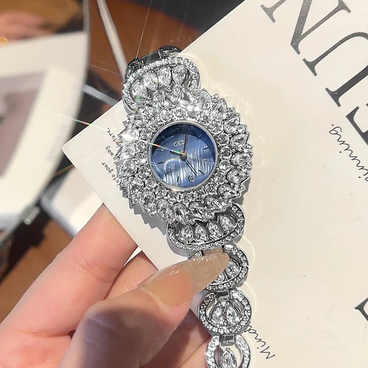 UTHAI CQ443 Women's Watch with Fashionable Luxury Starry Sky Strap Ladies Beimu Exquisite Quartz Watch Casual Gift, Women's Watch