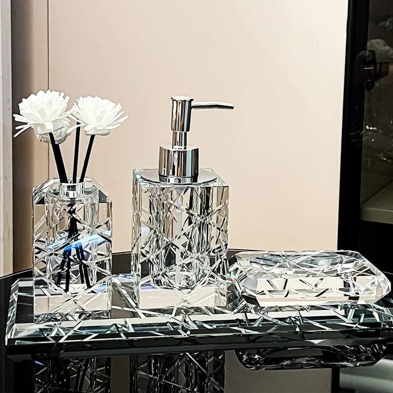 Accessori da bagno in cristallo di lusso leggero Vassoio portaoggetti per bottiglie di lozione per la casa in stile taglio per hotel di fascia alta