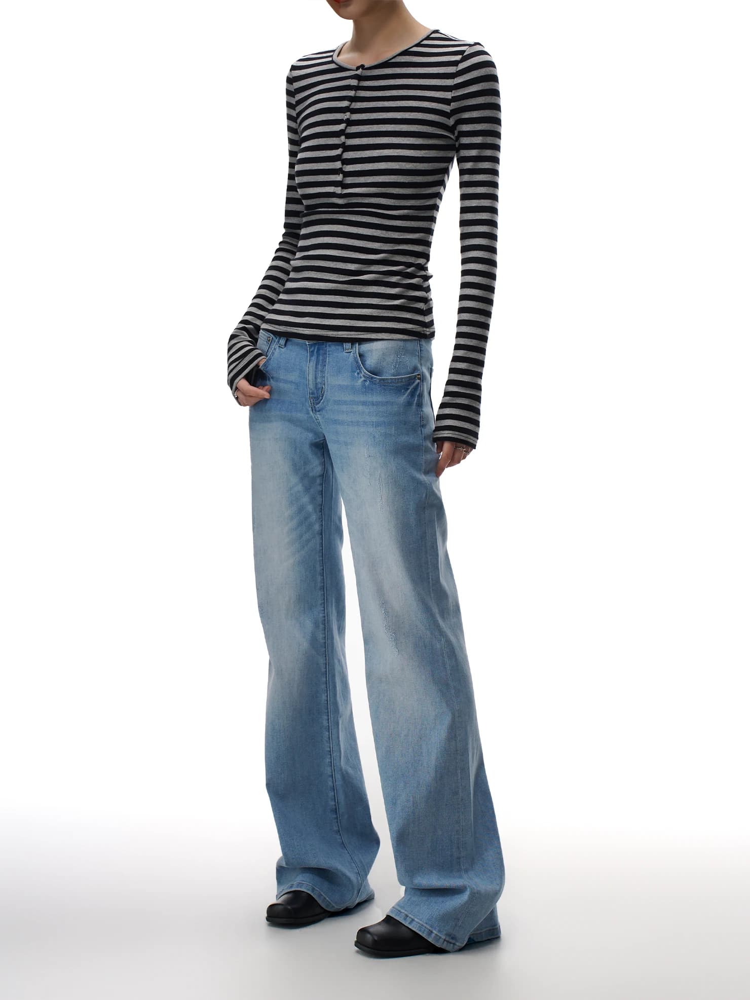 Jeans a Zampa d'Elefante a Vita Bassa da Donna, Nuovi Modelli Primaverili Strappati con Motivo a Onde, Versione Slim Non Aderente, Pantaloni Lunghi