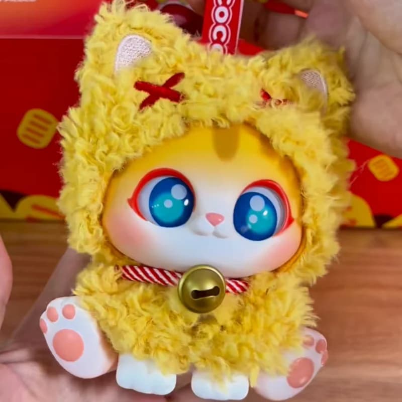 Picoco Lucky Cloak Cat Series Blind Box Maneki Neko Portachiavi Borsa carina Ciondolo Ornamento da tavolo Bambole alla moda e popolari