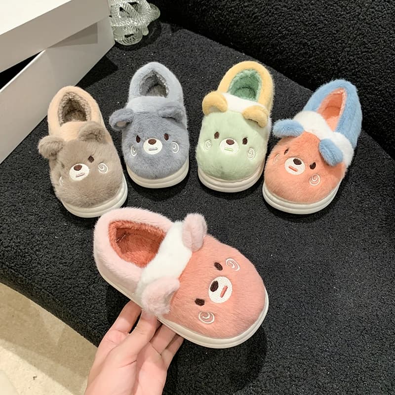 Pantofole in cotone per bambini 2025 autunno e inverno nuova casa coperta antiscivolo caldo cartone animato ragazzo e ragazza cotone addensato