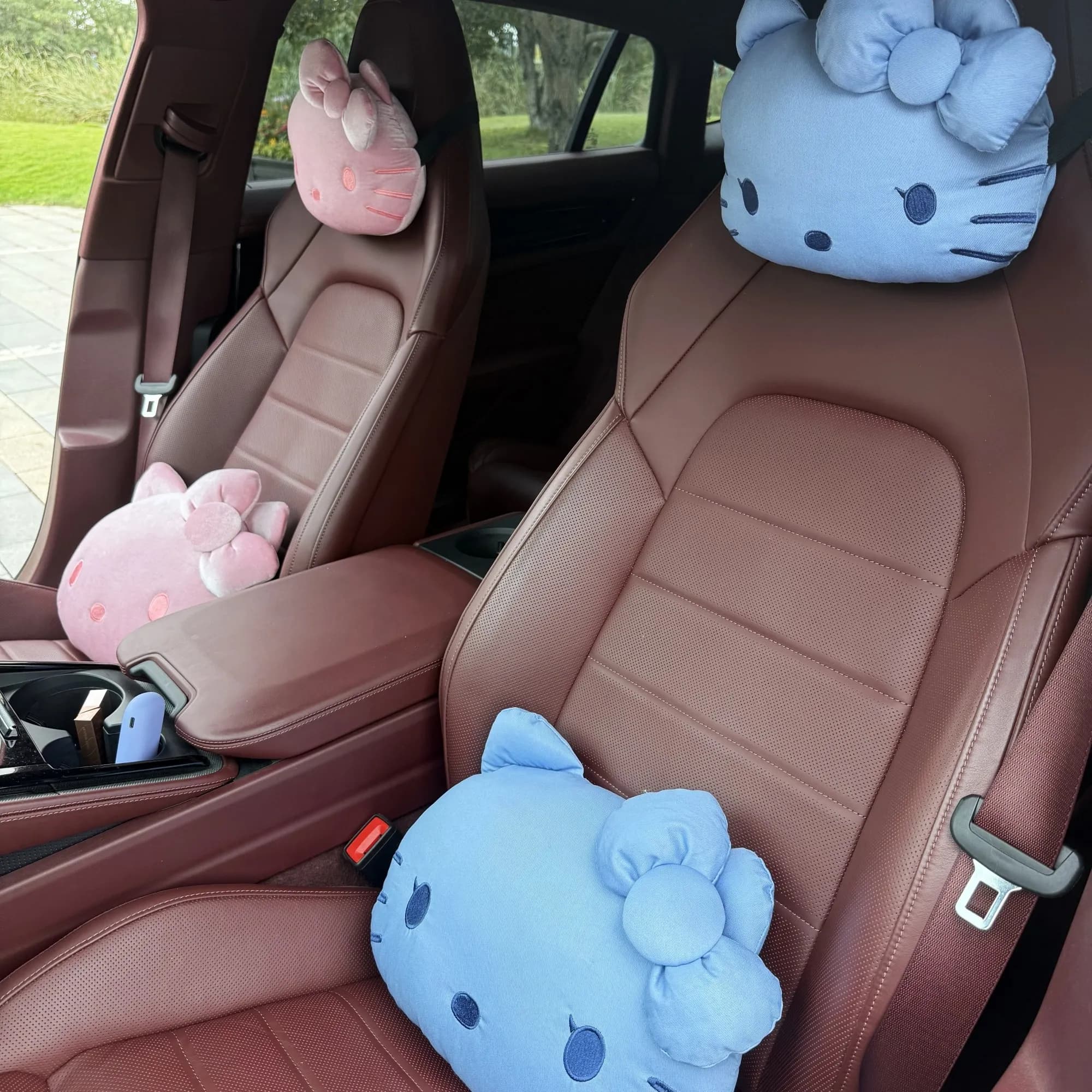 Cuscino poggiatesta per auto Hello Kitty, cuscino in memory foam, protezione universale per il supporto della testa in auto, adatto anche per sedie da gaming.