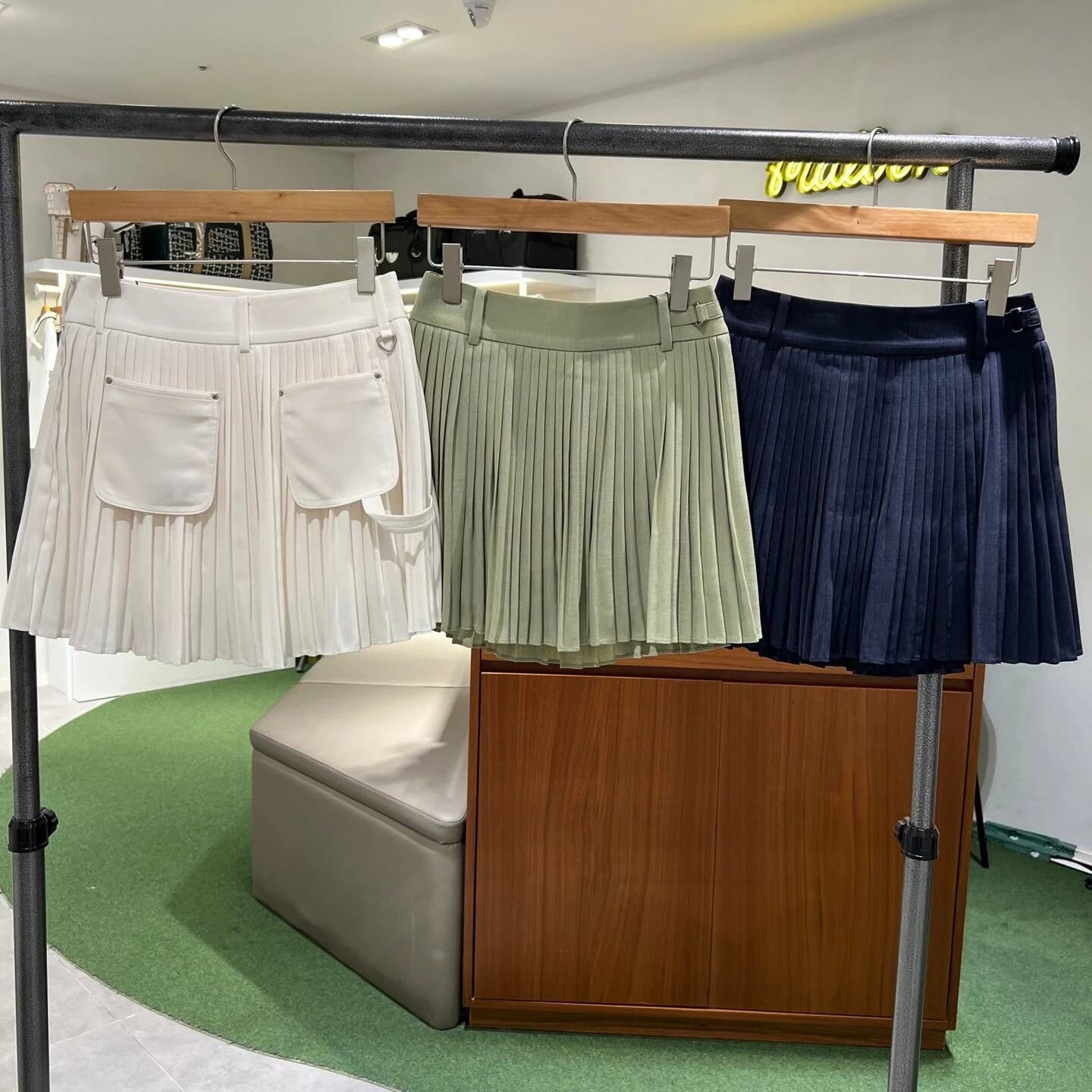Women's Golf Pleated Skirt 2026 Fall New Original Korean Stylish Sporty Ball Pocket High Waist Breathable Quick-Dry Stretch Soft