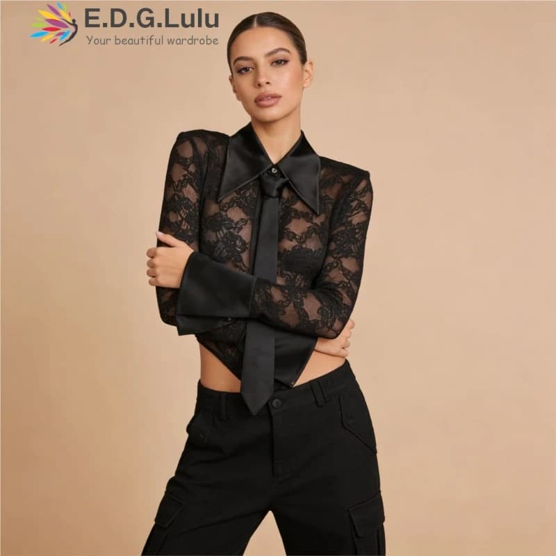 EDGLuLu Tuta corta con colletto rovesciato a maniche lunghe, sexy, trasparente, con ricami e patchwork in pizzo, per donna 0424