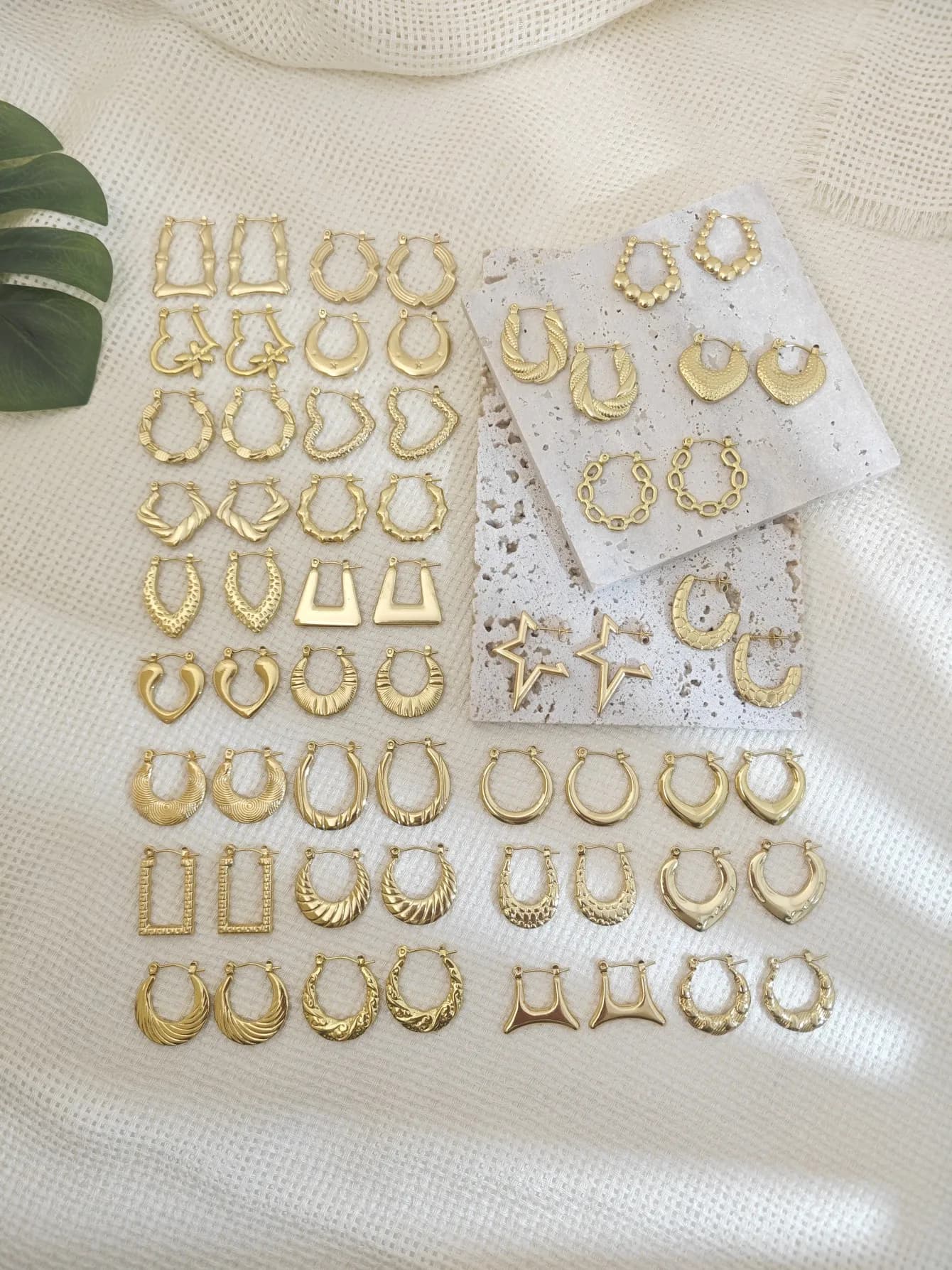 Set di Gioielli in Acciaio Inossidabile per Donne, Confezione Multipla di Orecchini, Orecchini a Cerchio Dorati per Ragazze Adolescenti, Orecchini alla Moda in Stock