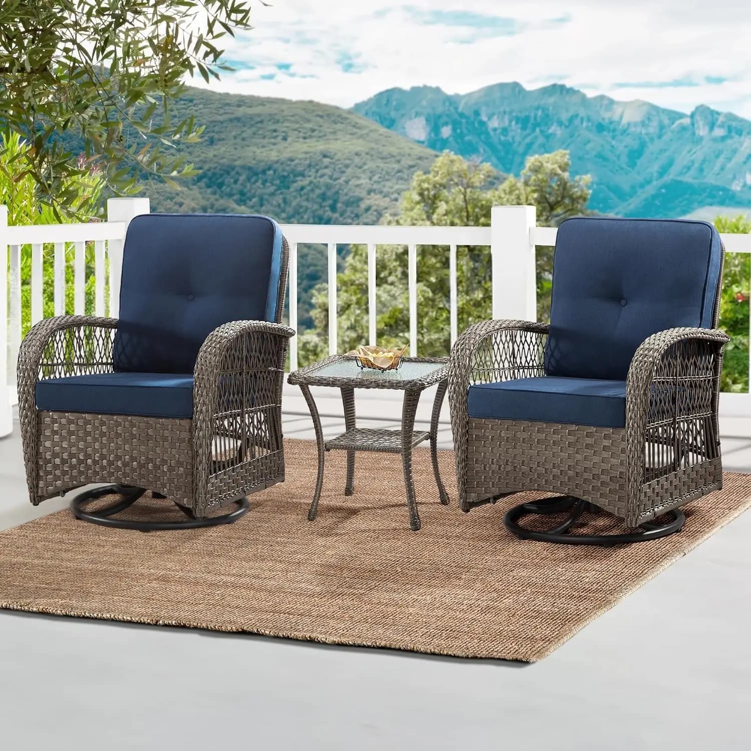 Set Bistrot da Esterno in 3 Pezzi con Sedia Girevole a Dondolo in Vimini, Tavolino e Cuscini Grigio/Blu Misto, Personalizzabile