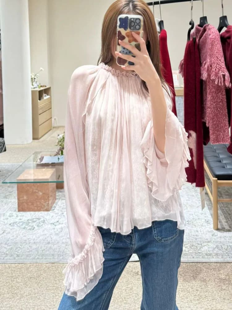 Top ampio con volant in pizzo, elegante e di alta gamma, versatile, rosa, per donna, collezione estate 2026