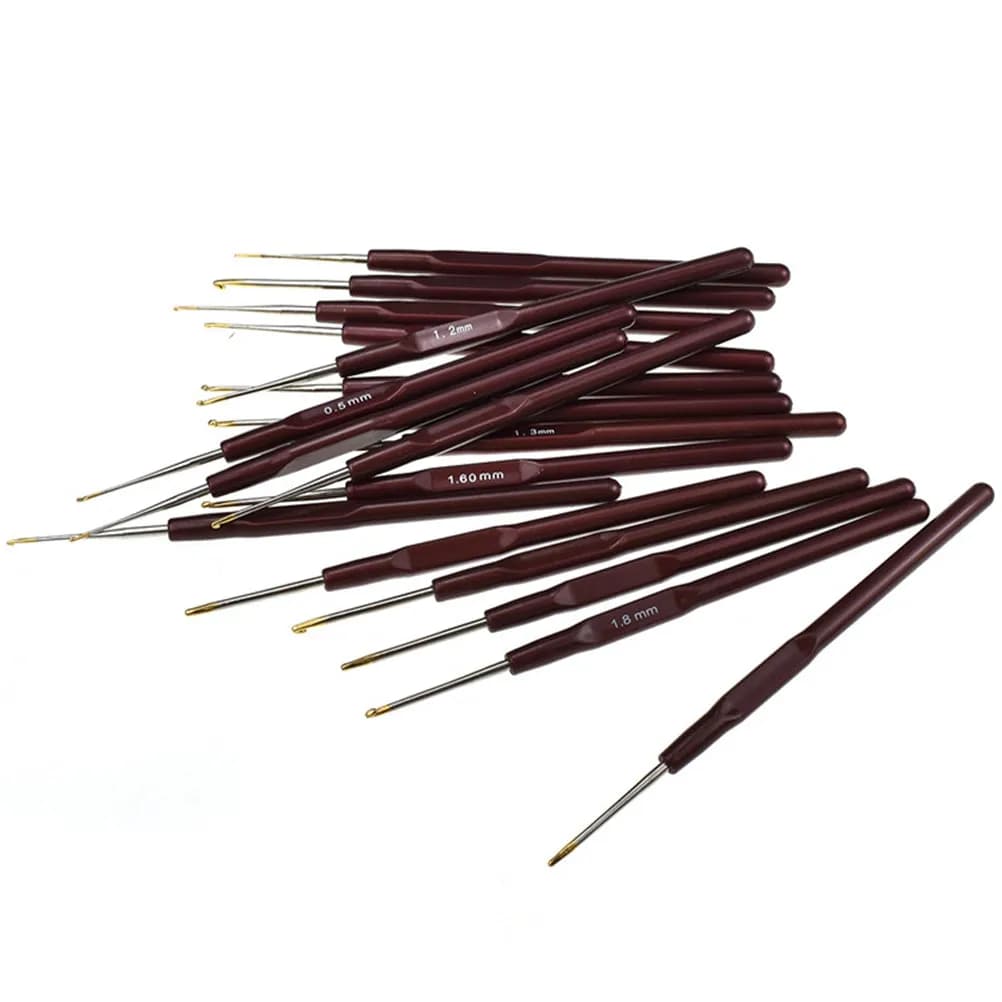Set di 18 uncinetti con manico in plastica, marcature di misura chiare, impugnatura ergonomica antiscivolo, leggeri, per principianti, per sciarpe e cappelli