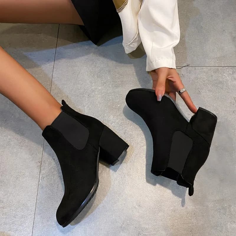 Stivaletti da donna Stivaletti Chelsea in pelle scamosciata sintetica nera con tacco grosso laterale elastico Scarpe da passeggio comode e casual per le donne