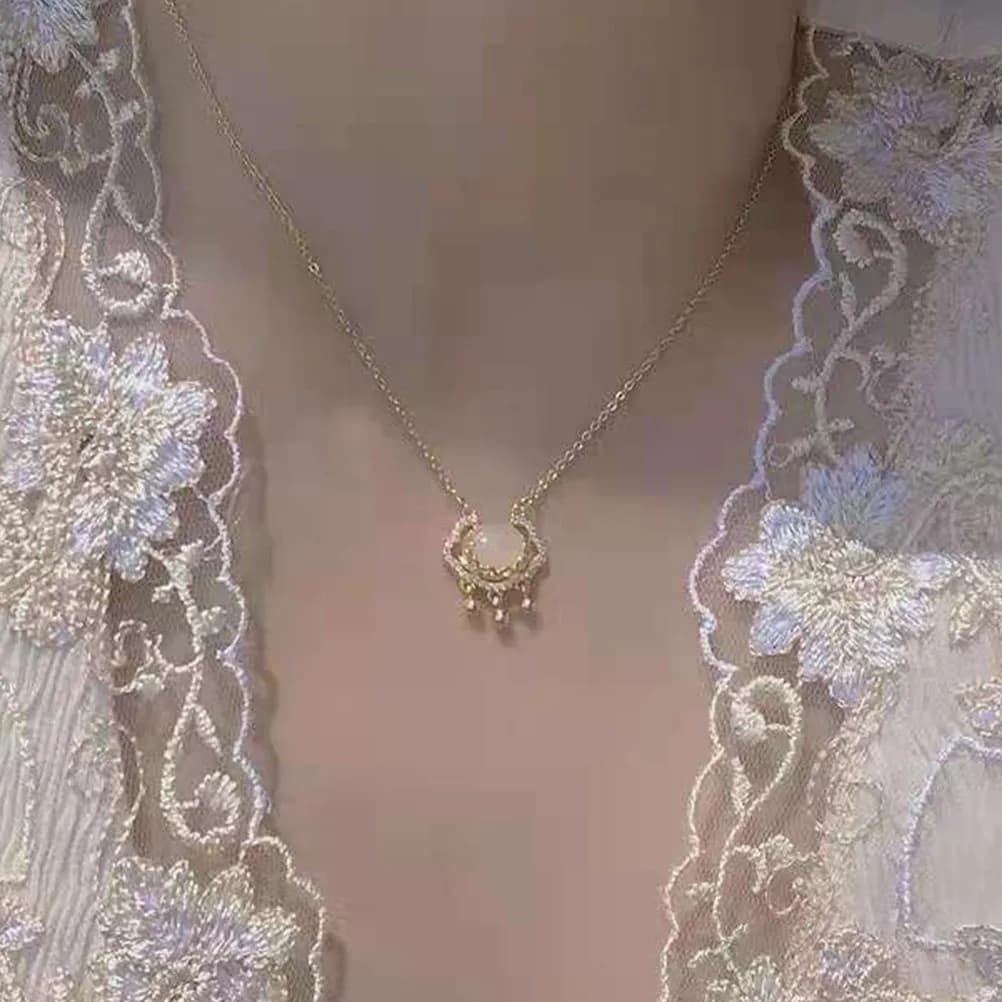 Collana con Ciondolo a Lucchetto in Giada Cinese, Elegante Catena per Clavicola, Regalo per Donne, Perfetta per Outfit Quotidiani, Feste, Matrimoni, Anniversari, Appuntamenti