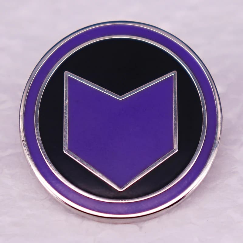 Classici Hawkeyes viola Freccia Classica rotonda smaltata Spille Distintivi Accessori per gioielli Regali