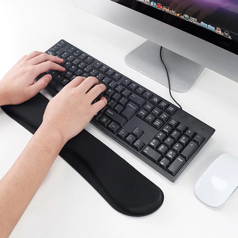 Tappetino Poggiapolsi e Tappetino Mouse per Tastiera da Gaming PC, con Poggiapolsi Rialzato in Memory Foam e Fibra Superfine
