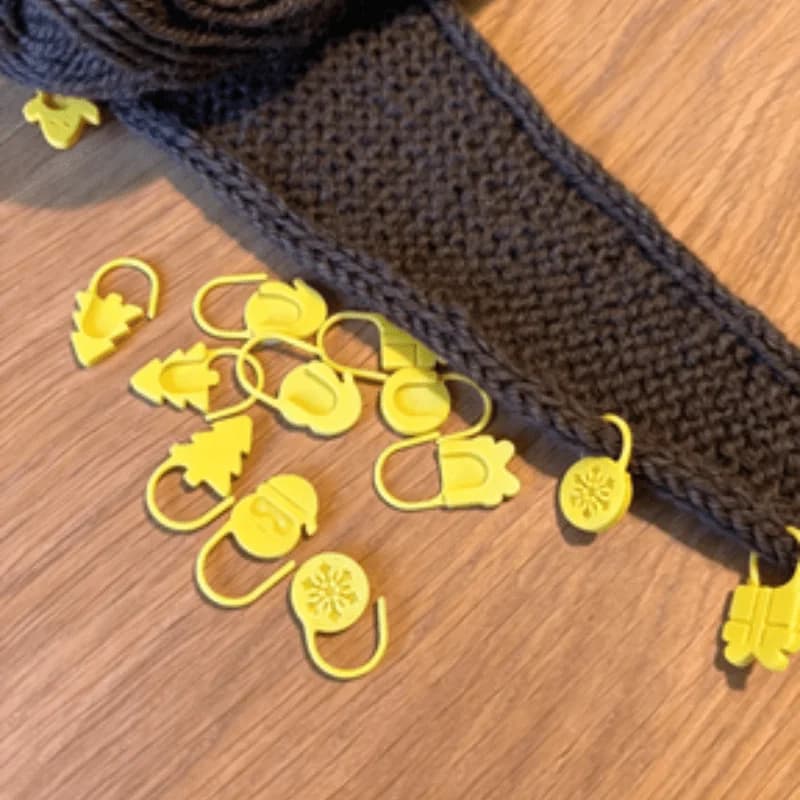 Christmas Stitch Markers Plastic Knitting Markers Crochet Locking Counter Needle Clip for DIY Scarf Doll Bag Crafts Tools