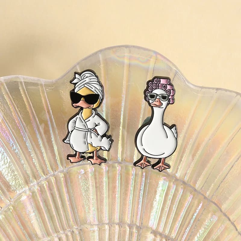 Funny Cartoon Anthropomorphic Bathrobe Yellow Duck Wavy Hair Goose Shape Enamel Lapel Pin Accessory Gift For Friends Ornament Pr