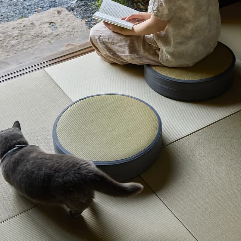 Japanese Round Floor Cushion Natural Rush Grass Tatami Mat for Meditation Zen Tea Ceremony Putuan Handwoven Decoration Seat Pad