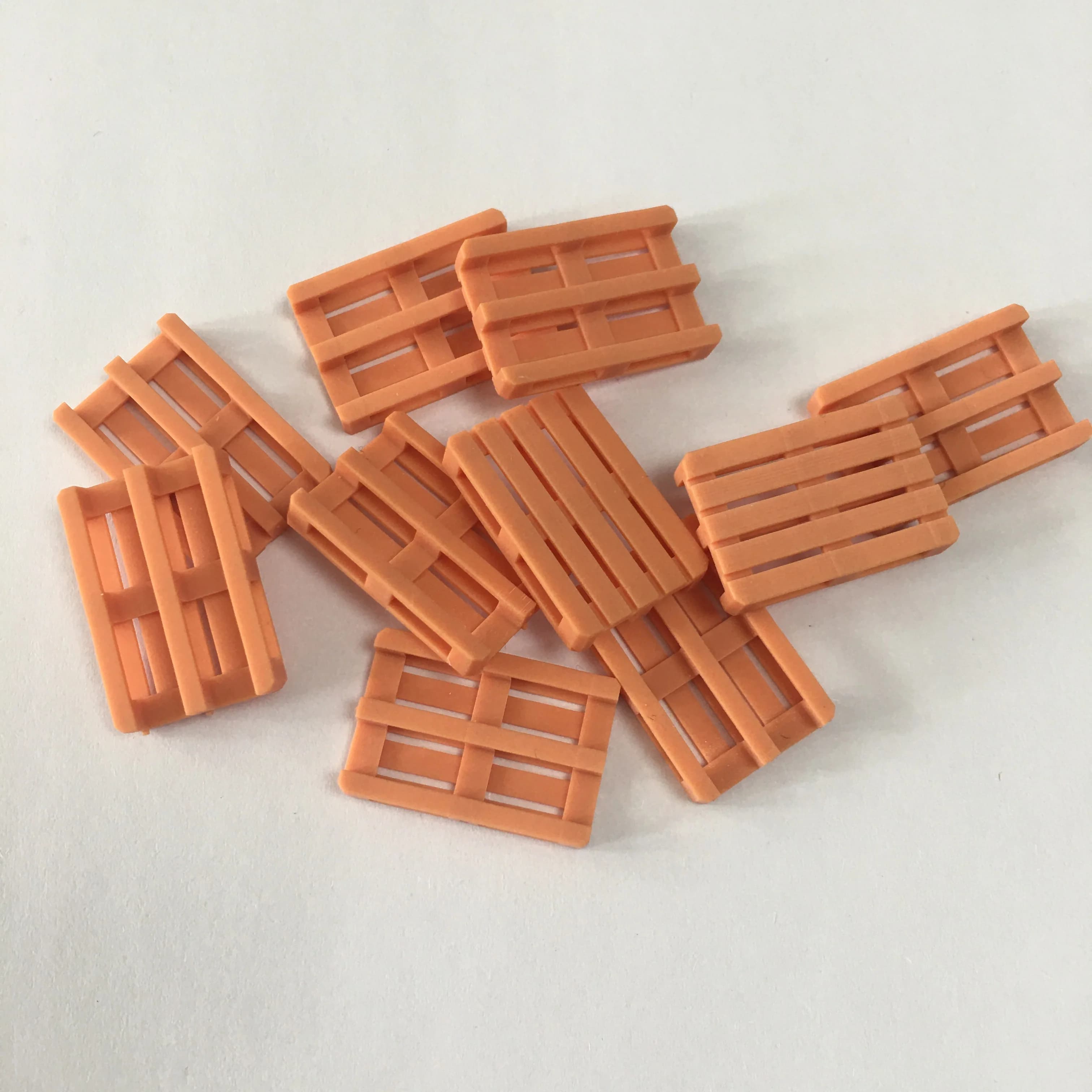 Yao's Studio Pallet di legno per esposizione di oggetti di scena per accessori militari in miniatura da 15 mm