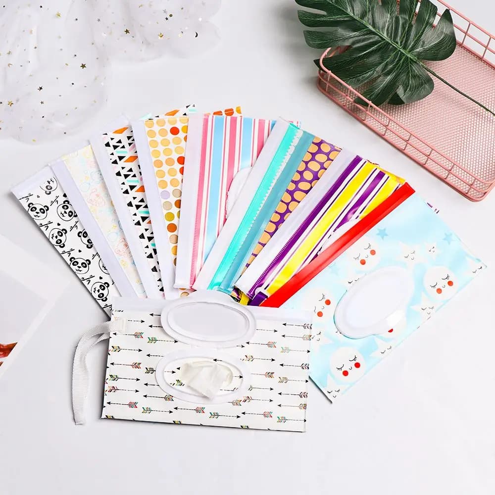 Flip Cover Tissue Box Baby Wet Wipes Bag custodia cosmetica custodia portatile con tracolla a scatto accessori per passeggini utili all'aperto